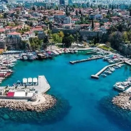 Tarihi Kaleici Muethis Konum Deniz Yakini Uygun Fiyat Huzurlu Ev